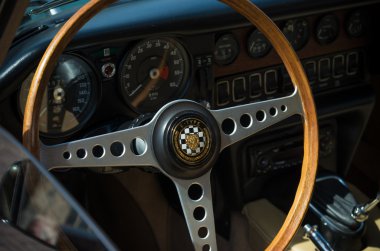 Jaguar e-tipi iç tasarımı
