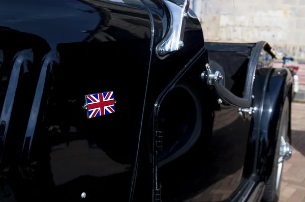 Bandera británica en el coche — Foto de Stock