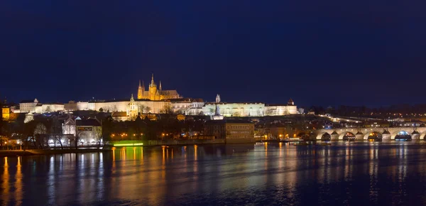 Prague castle at night — Stock Photo, Image