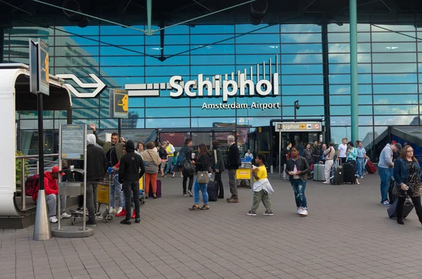 Amsterdam schiphol airport entrance — Stock Photo, Image