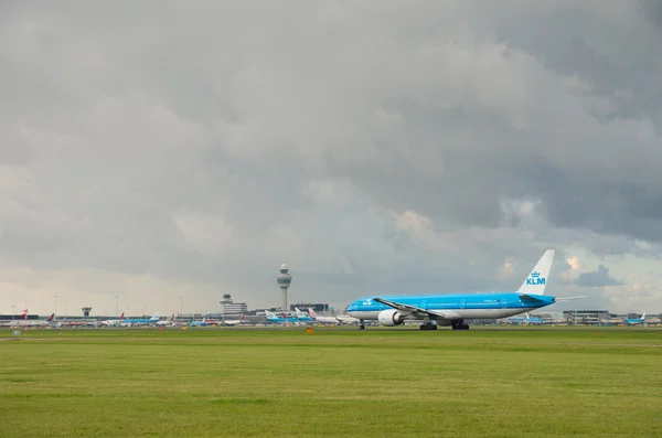 Avião pronto para descolagem — Fotografia de Stock