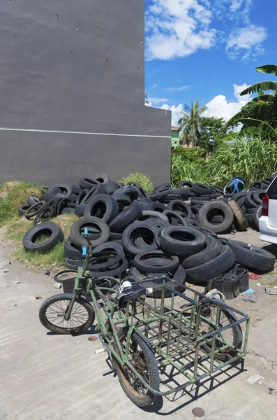 Old car tires — Stock Photo, Image