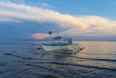 Avara Demiri tekne Filipinler