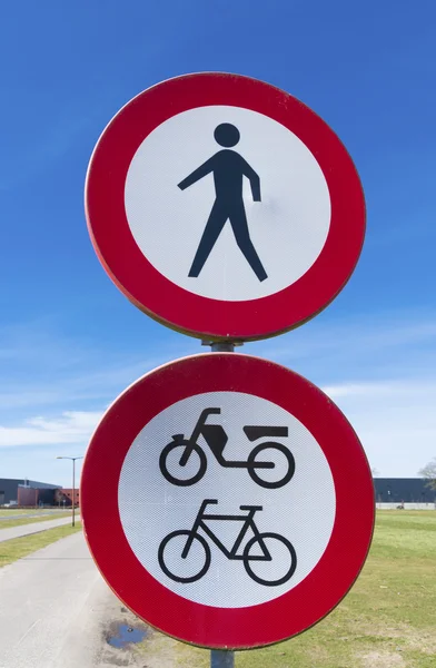 Round traffic signs — Stock Photo, Image