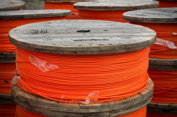 Cables de fibra naranja — Foto de Stock