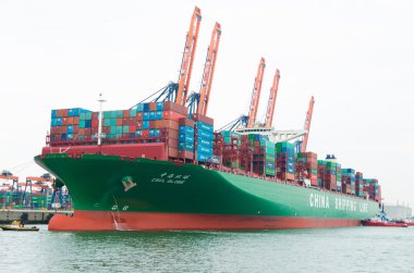 büyük konteyner gemisi