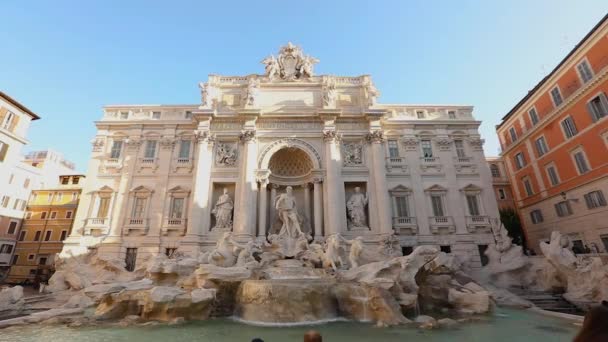 Historische Sehenswürdigkeiten Trevi-Brunnen Italien, Rom, Trevi-Brunnen in Zeitlupe — Stockvideo
