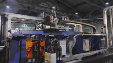 Fabrikadaki mekanizma, fabrikadaki modern mekanizma. Modern kablo fabrikası