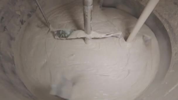 Preparation of cosmetic cream. Stirring the cream in the factory. Cream preparation process — Stock Video