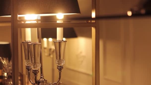 ヴィンテージランプ。ヴィンテージの美しいランプ。高価な豪華なランプ — ストック動画