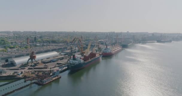 Przemysłowy port morski z powietrza. Ogólny plan międzynarodowego portu morskiego z powietrza — Wideo stockowe