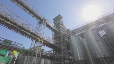 Tahıl depolamak için silolar, silo, büyük modern tahıl asansörü.