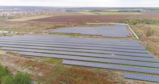 Solarstation aus der Luft, sichere Energie, erneuerbare Energien — Stockvideo