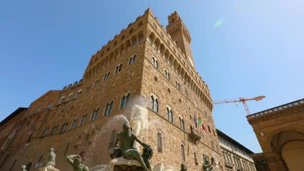 A Fonte de Netuno em Florença, Itália, situada na Piazza della Signoria — Vídeo de Stock