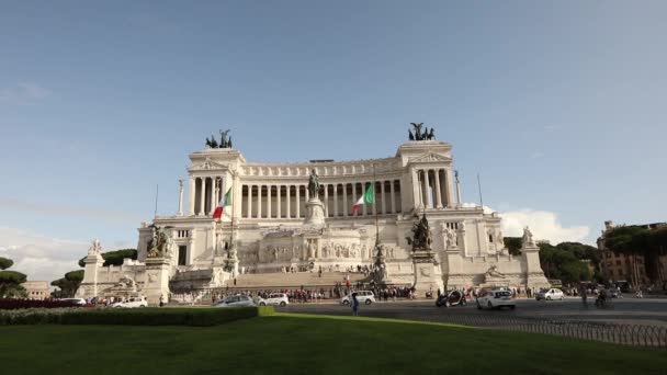 Monumento a Víctor Manuel II en la plaza de Venecia en Roma, Italia — Vídeos de Stock