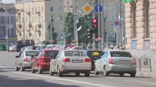 Crocevia in una grande città. Giri nel tempo all'incrocio — Video Stock