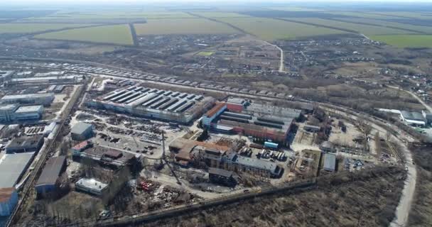 Stor fabrik udsigt, udvendig af en stor fabrik. Plant topvisning – Stock-video