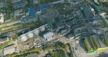 Büyük endüstriyel kompleks üst görünüm. Tahıl ambarları. Modern bitki üst görünümü