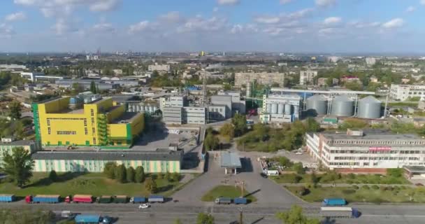 Endüstriyel fabrika hava görüntüsü. Yiyecek fabrikasının hava manzarası. İHA 'dan büyük sanayi bölgesi — Stok video