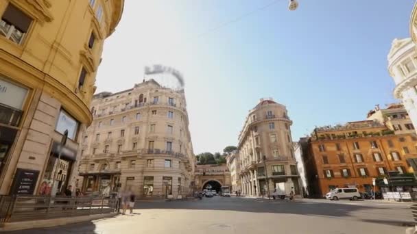 Tunnel Umberto a Roma. Bella strada a Roma. Ingresso alla Galleria Umberto — Video Stock