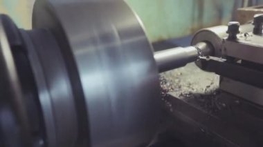 Metal torna tezgahı. Torna, metal işleme,