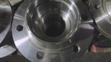 Bir sürü metalik detay, soyut metalik çerçeve. Parlak metal kurusıkı. Metal kurusıkı. Parlak ayrıntı
