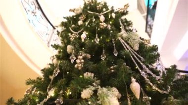 Yılbaşı ağacı, Noel tatili. Noel ağacında güzel süslemeler