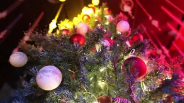 Yılbaşı ağacı, Noel tatili. Noel ağacında güzel süslemeler