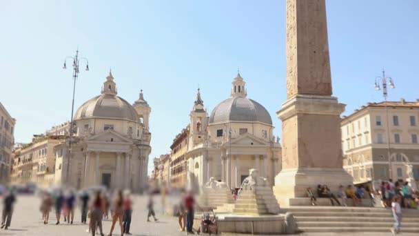 Piazza del Popolo, Οβελίσκος στην Piazza del Popolo. Εκκλησία της Santa Maria dei Miracoli — Αρχείο Βίντεο