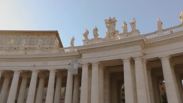 Η Παπική Βασιλική του Αγίου Πέτρου στο Βατικανό, Βασιλική του Αγίου Πέτρου. Πλατεία Αγίου Πέτρου και βασιλική καθεδρικό ναό στο κέντρο της πόλης του Βατικανού της Ρώμης Ιταλία. Πλατεία Αγίου Πέτρου πανόραμα — Αρχείο Βίντεο