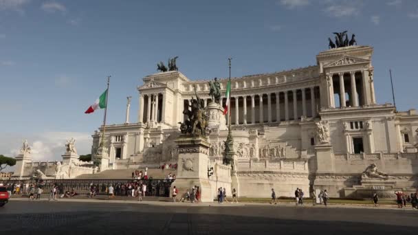 Monument voor Victor Emmanuel II op het plein van Venetië in Rome, Italië — Stockvideo