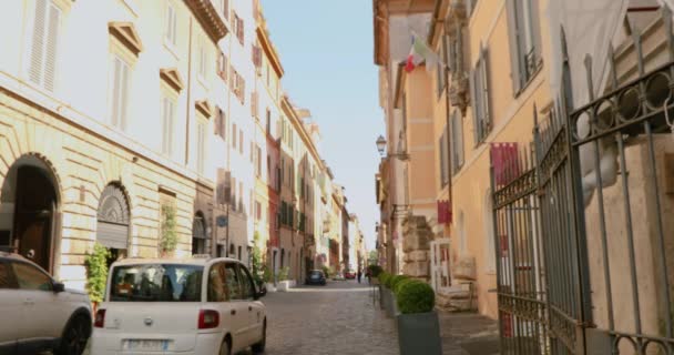 Όμορφος παλιός δρόμος στη Ρώμη, παλιός στενός δρόμος στη Ρώμη. Αρχιτεκτονική Ρώμης — Αρχείο Βίντεο