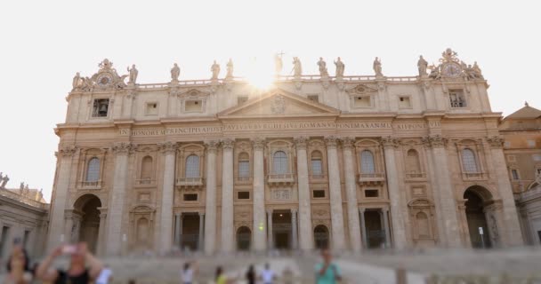 Facade of St. Peters Basilica Rome, Italy. St. Peters Basilica in St. Peters Square, Rome — Stock Video