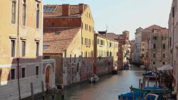 Coronovirus-Pandemie, leere Straßen Italiens, leere Straßen Italiens von Touristen — Stockvideo