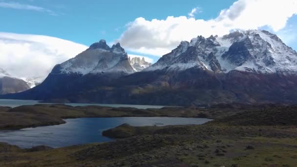 Góra Payne Grande, Jezioro Nordenskjold w Chile, Patagonia. Widok na górę Payne Grande — Wideo stockowe