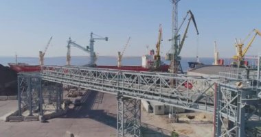 Modern liman, kazıyıcı taşıyıcılar, iskele vinci