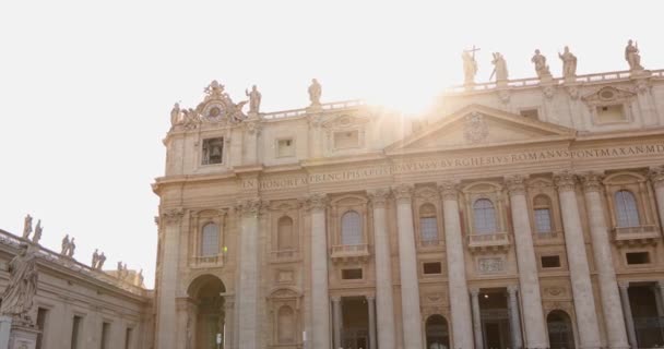 Facade of St. Peters Basilica Rome, Italy. St. Peters Basilica in St. Peters Square, Rome — Stock Video