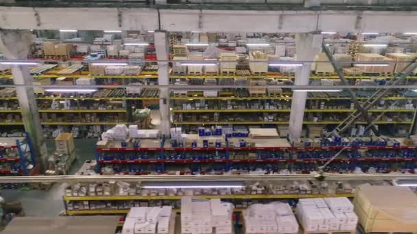 Gran vista aérea de almacén moderno, gran almacén brillante — Vídeos de Stock
