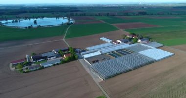 Tarım, Avrupa tarımı, bakımlı tarlalar, üst manzara, renkli tarlalar.