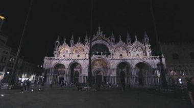 Gece San Marco Meydanı 'nda mimarlık, gece San Marco Meydanı, Venedik, San Marco Meydanı' nın dışı.