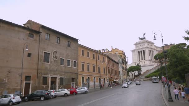 Monument to Victor Emmanuel II side view. Research institute Rome, Italy — Stock Video