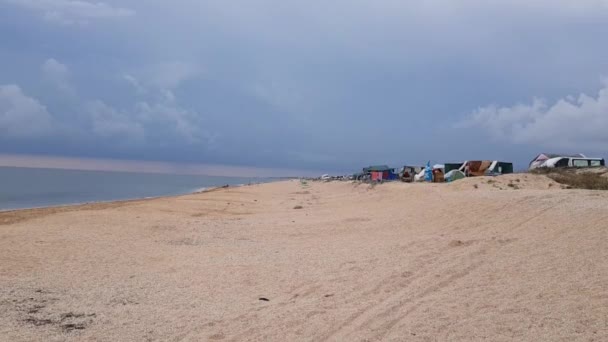 Côté mer, camping au bord de la mer. soirée et la mer — Video