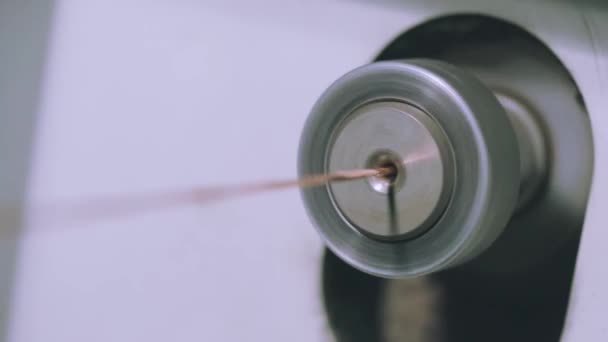 Виробництво крупним планом дроту, виробництво мідного кабелю — стокове відео