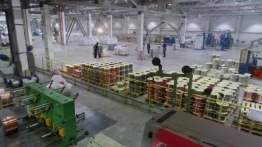 Fabrika deposunda çalışıyorum. Fabrikadaki büyük bir depoda iş akışı
