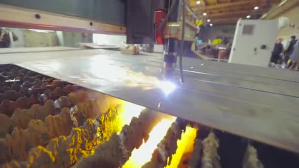 Gas cutting close-up. Metal cutting close-up — Stock Video