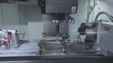 Cnc makinesinin metal parçası. Bir cnc makinesinin parçasının oluşturulması, modern bir cnc makinesi.