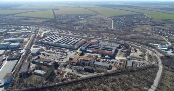 Grande usine vue aérienne, extérieur d'une grande usine. Plante vue du dessus — Video