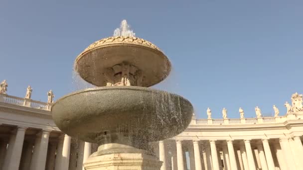 Fontana del Maderno, destra im Vatikanischen Stadtzentrum von Rom Italien. — Stockvideo