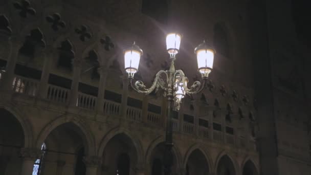 Arkitektur på San Marco torget på natten, San Marco torget på natten, exteriör på San Marco torget, Venedig — Stockvideo