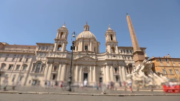 SantAgnese in Agone. Fontana dei Quattro Fiumi in Piazza Navona a Roma — Video Stock